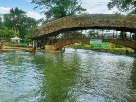 Lais Puzzle - Holzbrücke an der Quelle des Tioyacu-Flusses in Rioja Tarapoto, Peru - 500 & 1.000 Teile