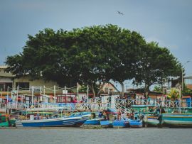 Lais Puzzle - Dock Puerto Pizarro in Tumbes, Hafen Puerto Pizarro in Tumbes, Peru - 500 & 1.000 Teile