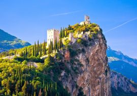 Lais Puzzle - Arco-Burg auf hohem Felsen - 500 & 1.000 Teile