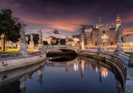 Lais Puzzle - Das Prato della Valle mit Blick auf die Basilica of St. Giustina bei Sonnenuntergang in Padova, Italien - 500 & 1.000 Teile