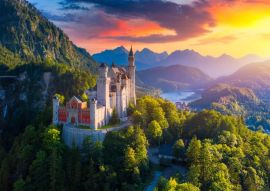 Lais Puzzle - Luftaufnahme von Schloss Neuschwanstein mit malerischer Berglandschaft bei Füssen, Bayern, Deutschland. Schloss Neuschwanstein bei Sonnenuntergang, Deutschland - 500 & 1.000 Teile