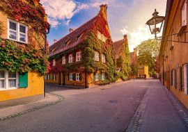 Lais Puzzle - Wohnanlage Fuggerei in Augsburg, Deutschland - 500 & 1.000 Teile