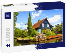 Lais Puzzle - Schönes altes Fachwerkhaus an einem Wasserkanal im Spreewald, Brandenburg, Deutschland - 1.000 Teile