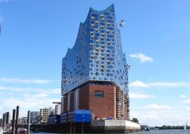 Lais Puzzle - Elbphilharmonie Hamburg - Blick von Überseebrücke auf Stirnseite mit Möwe - 500 & 1.000 Teile