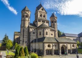 Lais Puzzle - Abtei Maria Laach, eine Benediktinerabtei am Südwestufer des Laacher Sees, Laacher See bei Andernach, Eifel, Rheinland-Pfalz Deutschland - 500 & 1.000 Teile