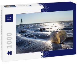 Lais Puzzle - Sandschneise im Wattenmeer in Cuxhaven mit der Kugelbake, einem historischen Hilfsmittel am nördlichsten Punkt Niedersachsens, im Hintergrund - 1.000 Teile