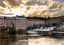 Lais Puzzle - Continental Gin Company mit Wasserfall, Prattville - 500 & 1.000 Teile