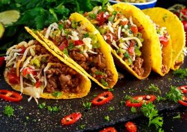 Lais Puzzle - Mexikanisches Essen - köstliche Taco-Schalen mit Rinderhackfleisch und hausgemachter Salsa - 500 & 1.000 Teile