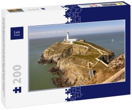 Lais Puzzle - Der South Stack-Leuchtturm wurde auf dem Gipfel einer kleinen Insel vor der Nordwestküste von Holy Island, Anglesey, Wales, errichtet. - 200 Teile