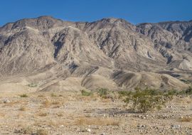 Lais Puzzle - Landschaft, Berge an der Straße von Mexicali nach Tijuana, auf der Baja-Halbinsel, MEXIKO an einem sonnigen Morgen und blauer Himmel - 500 & 1.000 Teile