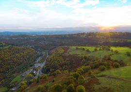 Lais Puzzle - Schöne Luftaufnahme der Täler in Südwales, Blaenau Gwent, Abertillery - 500 & 1.000 Teile
