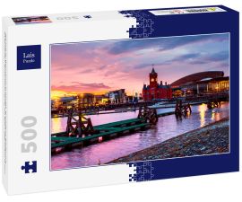 Lais Puzzle - Nächtliche Waterfront in Cardiff, Vereinigtes Königreich. Farbenfroher Sonnenuntergang mit Wales Millennium Center - 500 Teile