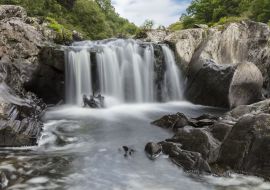 Lais Puzzle - Cenarth, Carmarthenshire, Wales, Blick auf den Wasserfall Cenarth Falls - 500 & 1.000 Teile