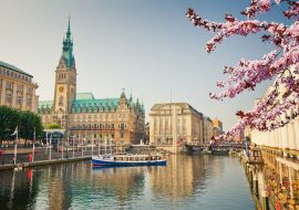 Lais Puzzle - Hamburger Rathaus und Alster im Frühjahr, Hamburg - 500 & 1.000 Teile