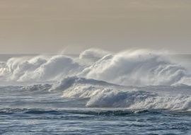 Lais Puzzle - Riesige Wellen schlagen auf das Riff von Norfolk Island, Australien - 500 & 1.000 Teile