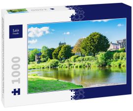 Lais Puzzle - Llanwrst, kleine Marktstadt in Nordwales, in der Nähe des Snowdonia-Nationalparks, Blick auf die Gebäude mit Blick auf den Fluss Conwy - 1.000 Teile