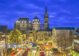 Lais Puzzle - Aachener Dom mit Weihnachtsmarkt zur blauen Stunde, Aachen - 500 & 1.000 Teile