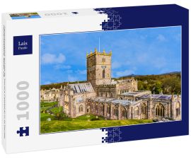 Lais Puzzle - Panoramablick auf die St. David's Cathedral in St Davids, Pembrokeshire, Wales, UK - 1.000 Teile