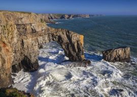 Lais Puzzle - Die Green Bridge in Castlemartin, Pembrokeshire, Wales - 500 & 1.000 Teile