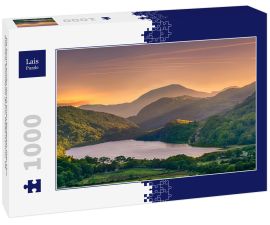 Lais Puzzle - Die Sonne schien durch einen Bergpass über Llyn Gwynant, Snowdonia (Eryri), Wales (Cymru), UK - 1.000 Teile
