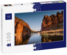 Lais Puzzle - Reflektionen von Felsformationen am Wasserloch der Glen Helen Gorge, Northern Territory, Australien - 100 Teile