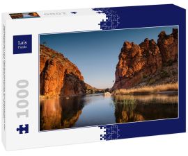 Lais Puzzle - Reflektionen von Felsformationen am Wasserloch der Glen Helen Gorge, Northern Territory, Australien - 1.000 Teile
