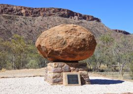 Lais Puzzle - Gedenkstein für John Flynn bei Alice Spings in Australien - 500 & 1.000 Teile