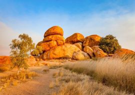 Lais Puzzle - Karlu Karlu, auch bekannt als The Devil's Marbles, ist ein beliebtes Ziel für Reisende im australischen Outback. Die Devil's Marbles befinden sich im Red Centre des Northern Territory, Australien - 500 & 1.000 Teile