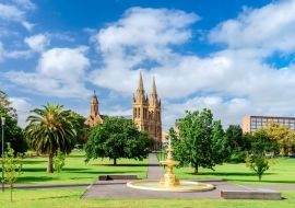 Lais Puzzle - St. Peter's Cathedral in der Stadt Adelaide, Australien - 500 & 1.000 Teile