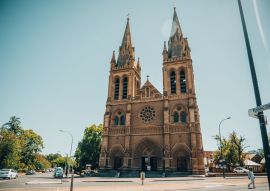 Lais Puzzle - St. Peter's Kathedrale von Adelaide, Südaustralien - 500 & 1.000 Teile