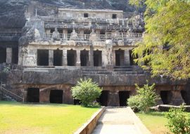 Lais Puzzle - Historische Undavalli-Höhlen in der Nähe der Stadt Vijayawada in Indien - 500 & 1.000 Teile