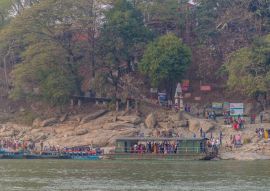 Lais Puzzle - Menschen auf der Peacock (Umananda) Insel im Brahmaputra Fluss in der Nähe von Guwahati, Indien - 500 & 1.000 Teile