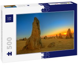 Lais Puzzle - Riesige Kalksteinformation in der Abenddämmerung. Die Pinnacles Wüste im Nambung National Park, bietet bei Sonnenuntergang die Show mit den schönsten Farben. Die Pinnacles sind eine wichtige Touristenattraktion in Westaustralien - 500 Teile