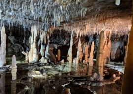 Lais Puzzle - Parks Victoria Buchan Caves, Stalaktiten und Stalagmiten im Inneren der Royal Cave, Australien - 500 & 1.000 Teile