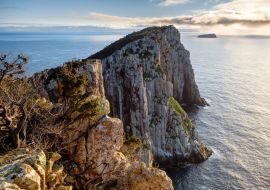 Lais Puzzle - Klippen von Cape Hauy in heller Morgensonne, Tasmanien, Australien - 500 & 1.000 Teile