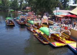 Lais Puzzle - Boote von Xochimilco, Mexiko-Stadt - 500 & 1.000 Teile
