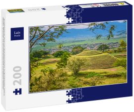 Lais Puzzle - Archäologische Zone von Guachimontones im Bundesstaat Jalisco, Mexiko. Pyramide mit Sommerlandschaft und blauem Himmel - 200 Teile
