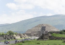Lais Puzzle - Pyramide des Mondes, piramide de la luna, und Allee der Toten, Calzada de los muertos, in Teotihuacan, Mexiko - 500 & 1.000 Teile