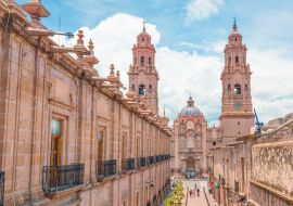 Lais Puzzle - Schöne koloniale Kathedrale von Morelia in Michoacan, Mexiko - 500 & 1.000 Teile