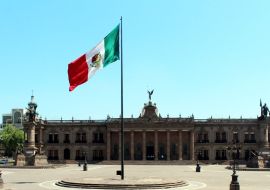 Lais Puzzle - Blick auf den Regierungspalast des Bundesstaates Nuevo Leon, Mexiko - 500 & 1.000 Teile