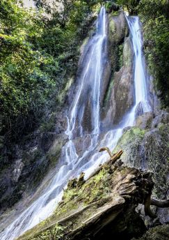 Lais Puzzle - Cedral-Wasserfall in der Sierra Gorda, Pinal de Amoles, Querétaro, Mexiko - 500 & 1.000 Teile