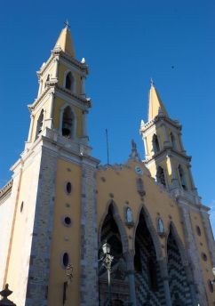 Lais Puzzle - Stadt Mazatlan. Sinaloa Mexiko. Kirche - 500 & 1.000 Teile