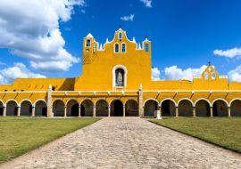 Lais Puzzle - Kirche und Kloster in Izamal, Yucatan, Mexiko, spanische Kolonialstadt Gelb, Convento de San Antonio auf der Halbinsel Yucatan - 500 & 1.000 Teile