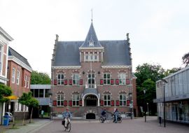 Lais Puzzle - Rathaus von Veendam, Niederlande - 500 & 1.000 Teile