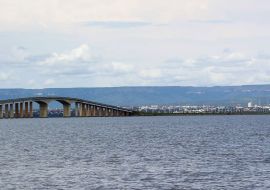 Lais Puzzle - Brücke über den Fluss Tocantins, wo Palmas die Hauptstadt des Bundesstaates ist, Brasilien - 500 & 1.000 Teile