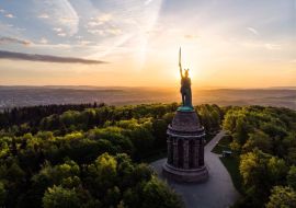 Lais Puzzle - Hermannsdenkmal bei Sonnenaufgang, Detmold - 500 & 1.000 Teile
