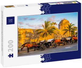 Lais Puzzle - Von Pferden gezogene touristische Kutschen in der historischen spanischen Kolonialstadt Cartagena de Indias, Kolumbien - 200 Teile