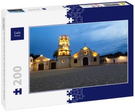 Lais Puzzle - Der Beginn der blauen Stunde an der Santa Barbara Kirche in Mompox, Kolumbien. - 200 Teile