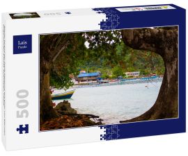 Lais Puzzle - Blauer Strand der Stadt Sapzurro aus einer von Bäumen eingerahmten Ansicht. Kolumbien, Chocó - 500 Teile