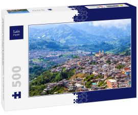 Lais Puzzle - Panoramablick auf die Stadt Manizales, ihre Häuser und ihre Kirche, in Caldas, Kolumbien - 500 Teile